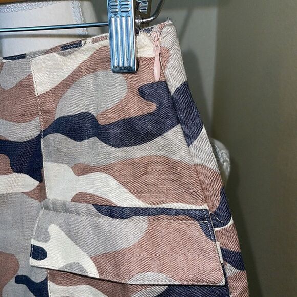 Zara Green/Brown Linen Blend Camouflage Print Bermudas Shorts. Size Medium - Picture 3 of 5